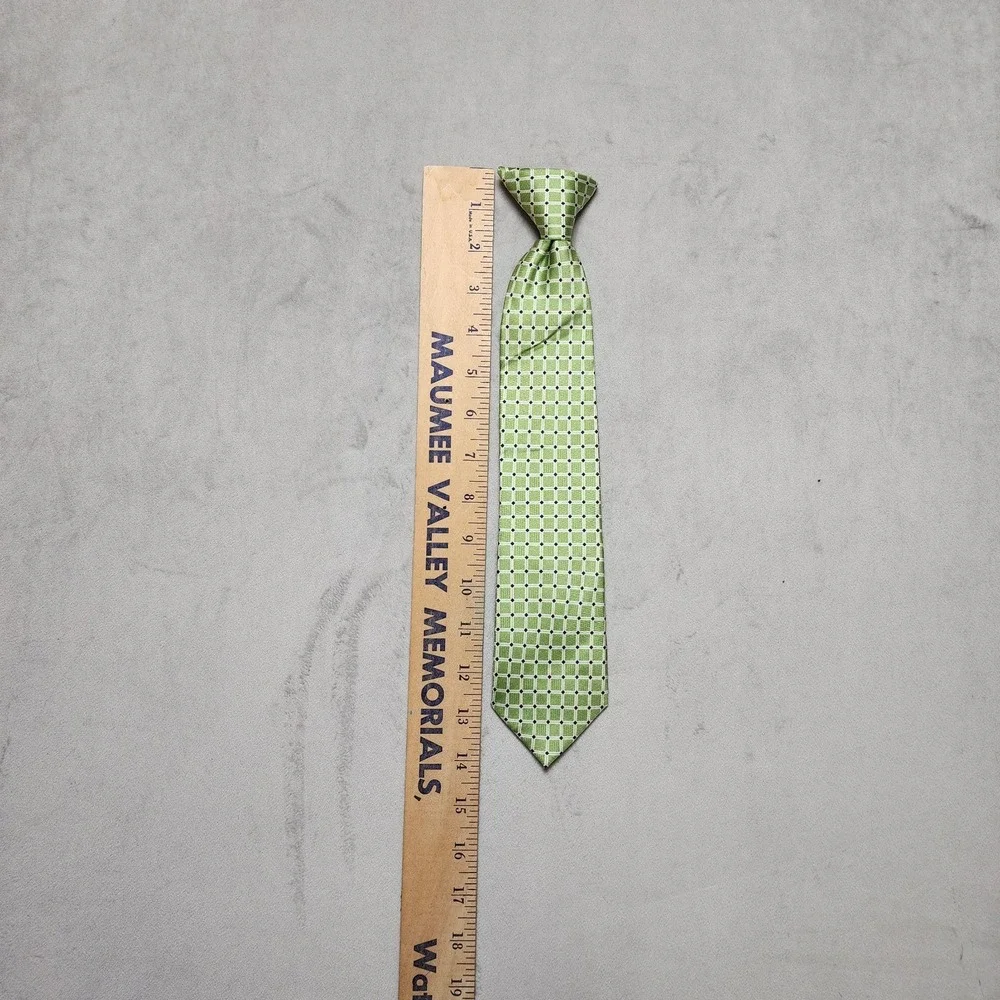 CHAPS Boy's Clip On‎ Pre-Tied Silk Tie Green White Square Black Diamond Pattern